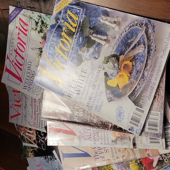 Vintage Bliss Victoria Magazines, set of 4 - Picture 2 of 2